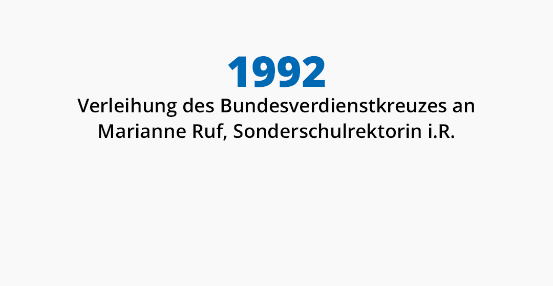 1992 Verleihung des Bundesverdienstkreuzes an Marianne Ruf, Sonderschulrektorin i.R.